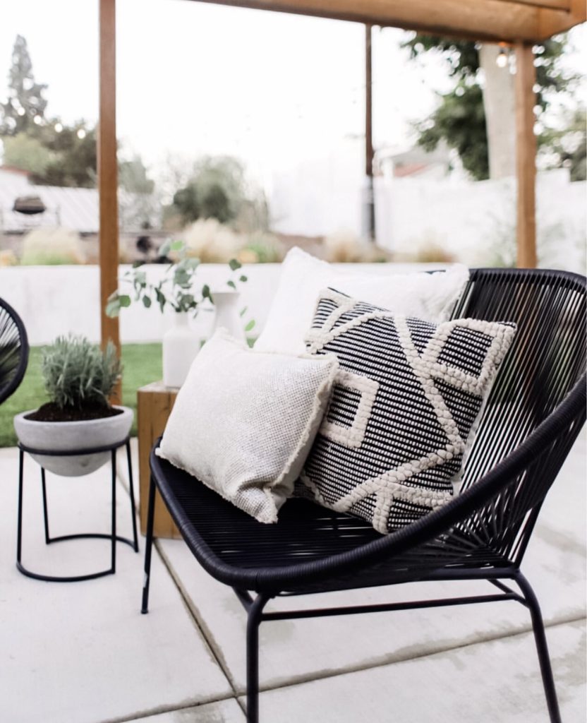Outdoor Pillow Roundup