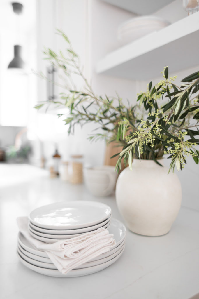 Our Everyday Dishes + A Simple Place Setting For Spring