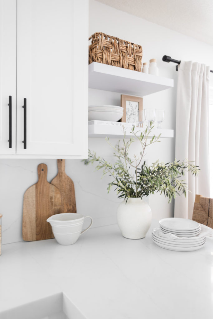 Our Everyday Dishes + A Simple Place Setting For Spring