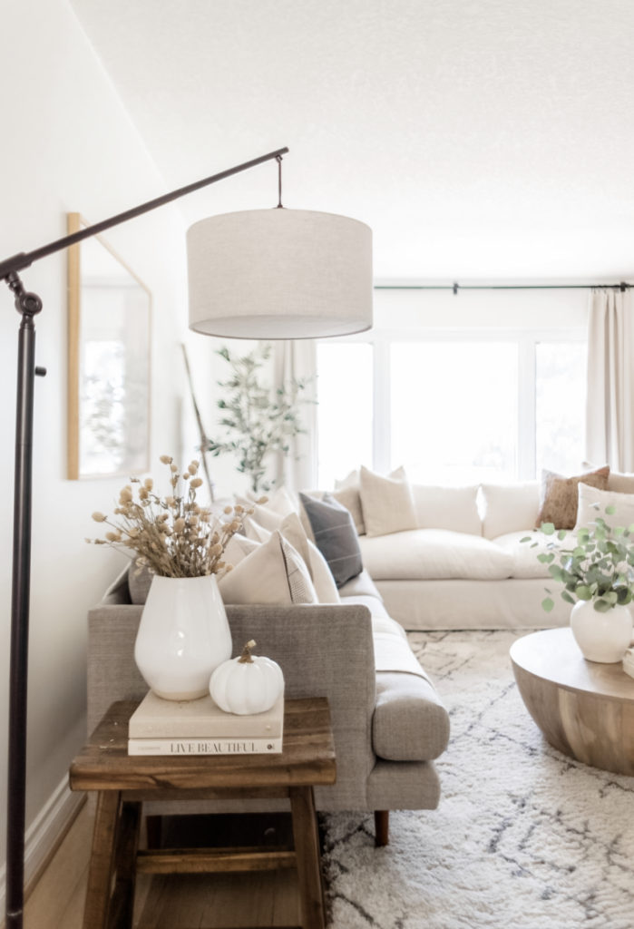 5 TIPS FOR PAIRING PILLOWS + MY FALL PILLOW COMBINATIONS - Halfway Wholeisitc; Click here to learn tips for pairing pillows and fall pillow combinations on Halfway Wholeisitc! Stylish fall living room decor warm colors couch and fall pillows decorative on couch ideas color schemes. Cute fall throw pillows living rooms and fall pillow covers living rooms. Learn to style fall pillows living rooms brown couch and fall pillows living rooms leather couch. Amazing fall color pillows living rooms. Fall living room decor warm colors sofas. 