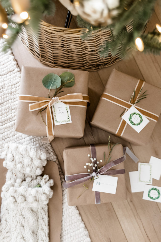 Holiday Gift Guides for the Whole Family + Printable Gift Tags