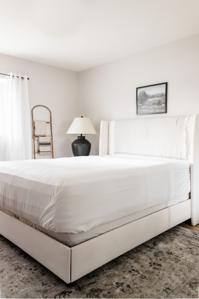 A Step by Step Guide to Making a Bed