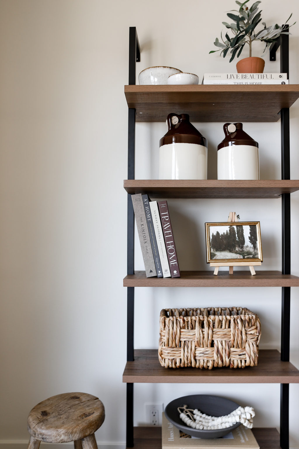 Why You Should Consider a Ladder Bookcase for Your Home Halfway
