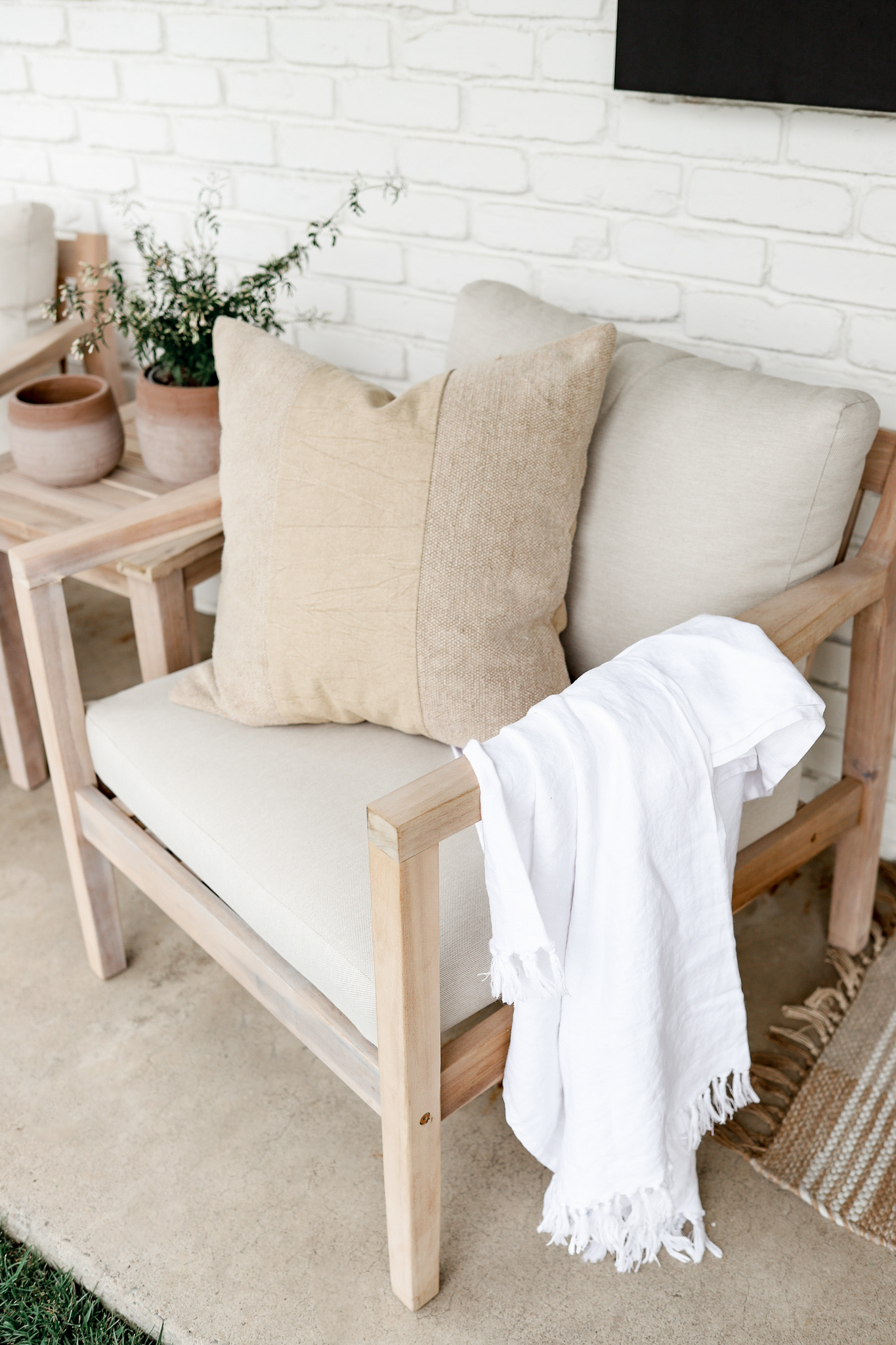 Spring Porch Decor (And a Patio Set on Sale!) – Halfway Wholeistic