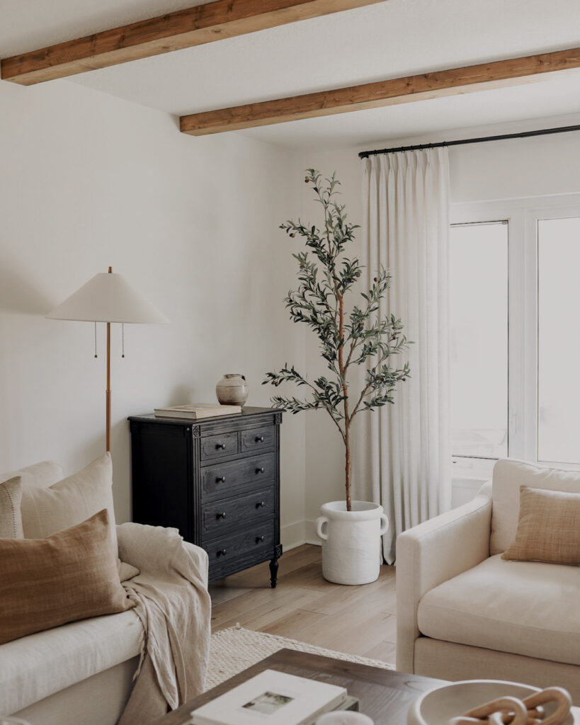 Three Compelling Reasons to Embrace Faux Trees in Your Living Room Décor