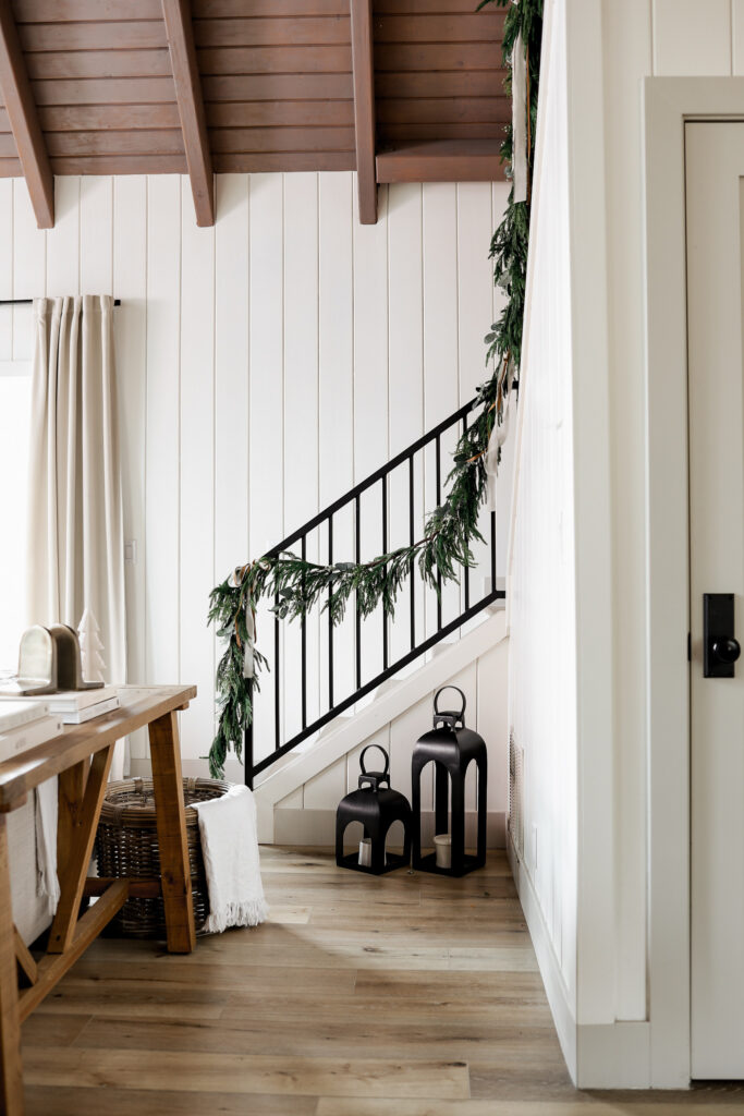 3 Must-Have Faux Garlands for this Holiday Season