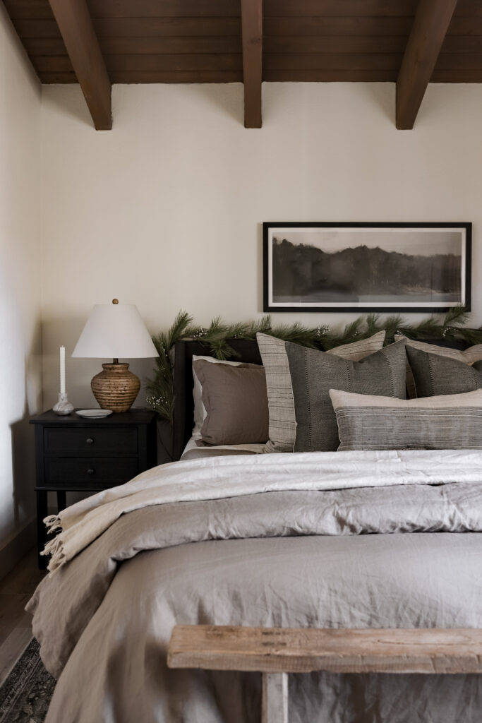 Bedroom Bliss: Infuse Holiday Cheer into Your Personal Retreat