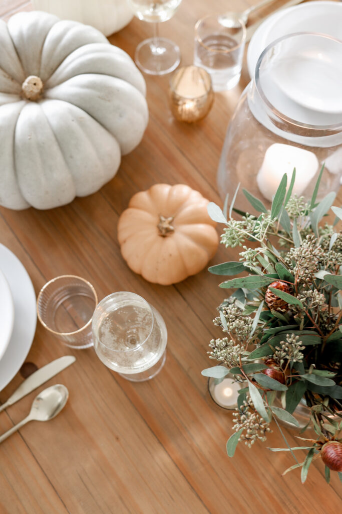Crafting a Timeless and Simple Thanksgiving Table Setting