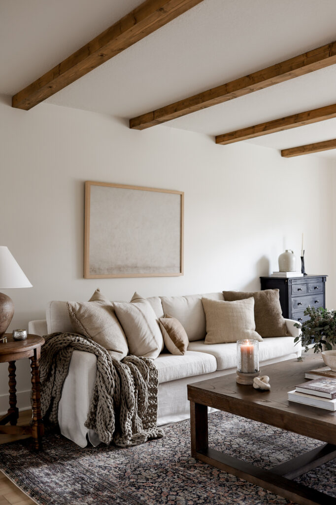 Three Reasons to Incorporate A Chest of Drawers in Your Living Room