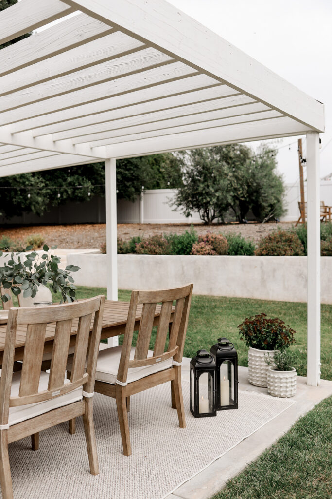The Ideal Outdoor Dining Table for Your Backyard Oasis