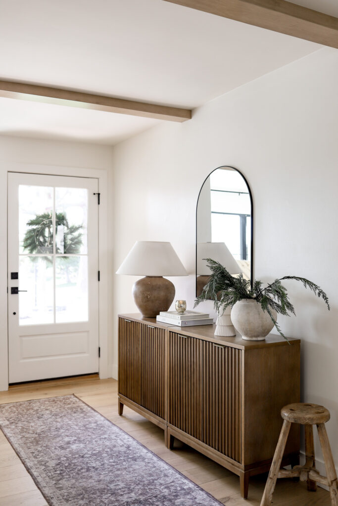 A Cozy & Inviting Winter Entryway