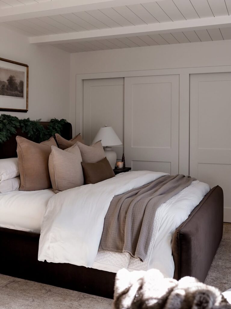Our Christmas Bedroom: A Few Simple Touches